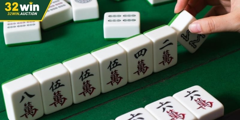 Bạn không nên nóng vội tranh ăn bài liên tục